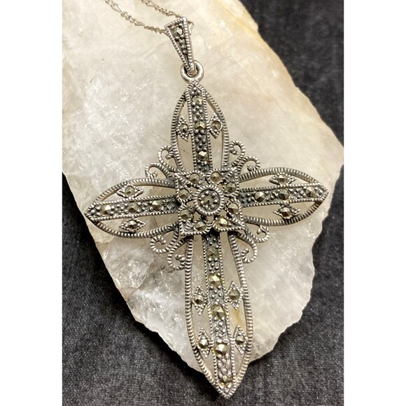 Vintage DBJ‎ Victoria Townsend Cross Pendant 18.5'' Necklace 925 Silver 10g - Picture 1 of 10